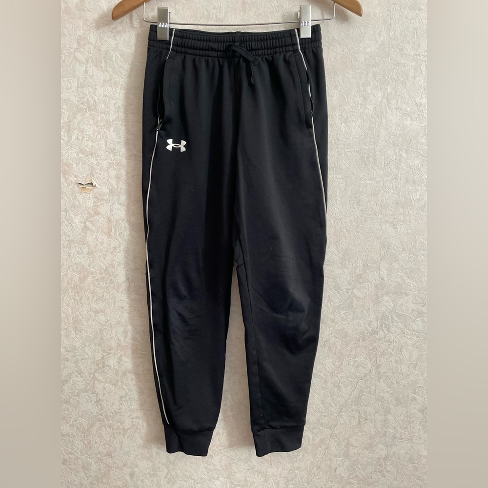 Under Armour boys youth medium loose black athletic pants